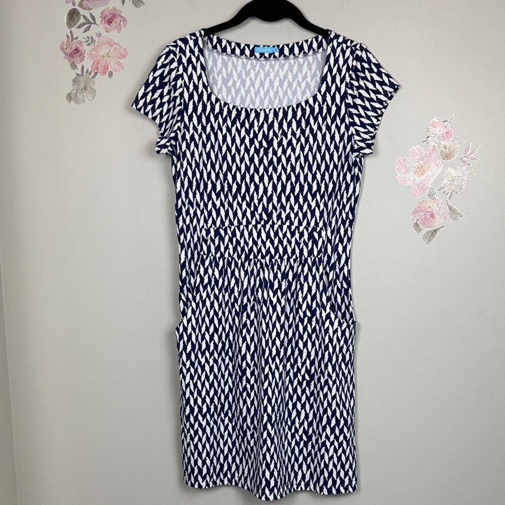 J. McLaughlin Blue and White Geometric Dress - S